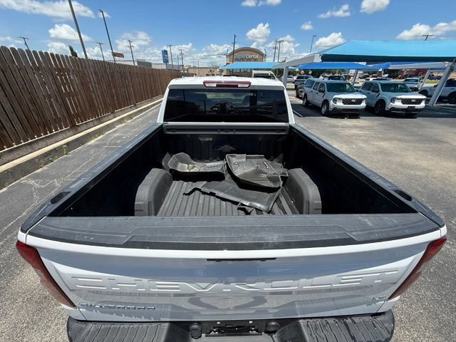 Used 2025 Chevrolet Silverado 1500 LT AWD/4WD image 7