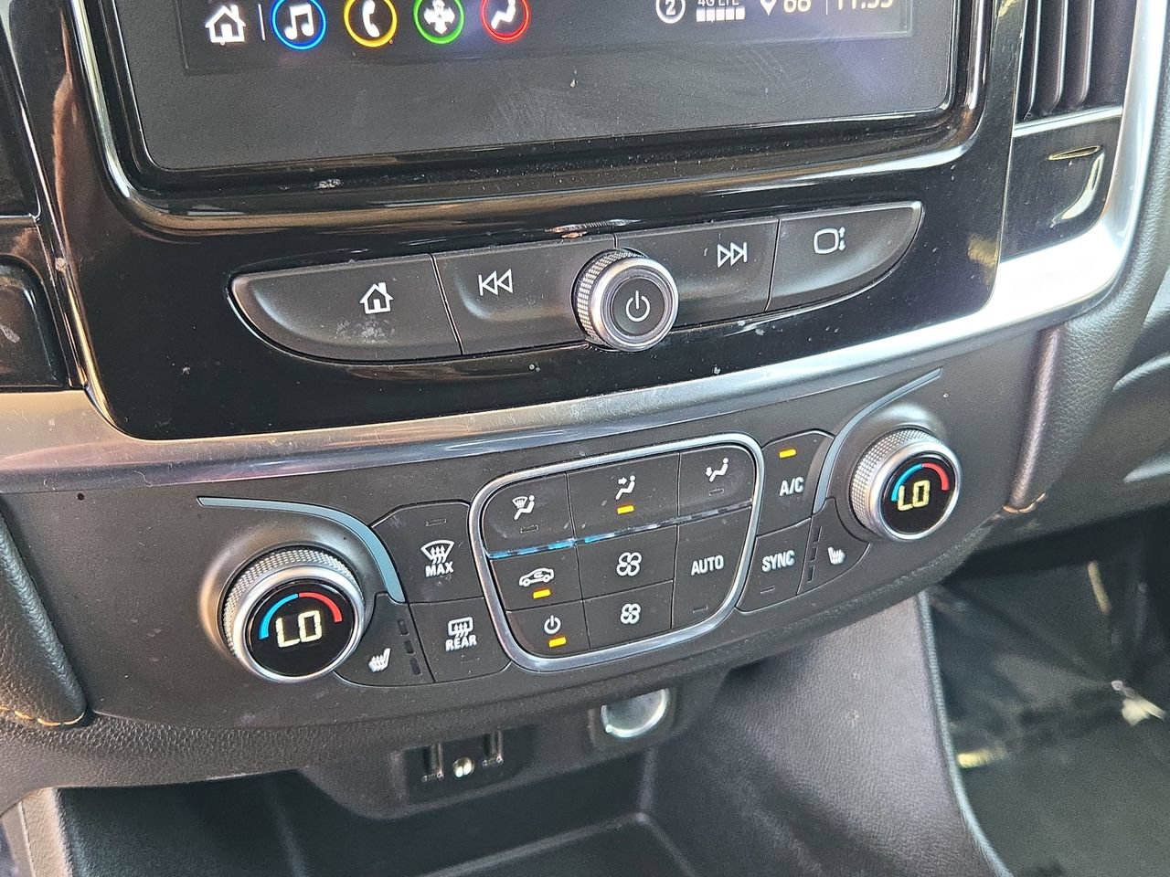 Used 2021 Chevrolet Traverse LT AWD/4WD image 21