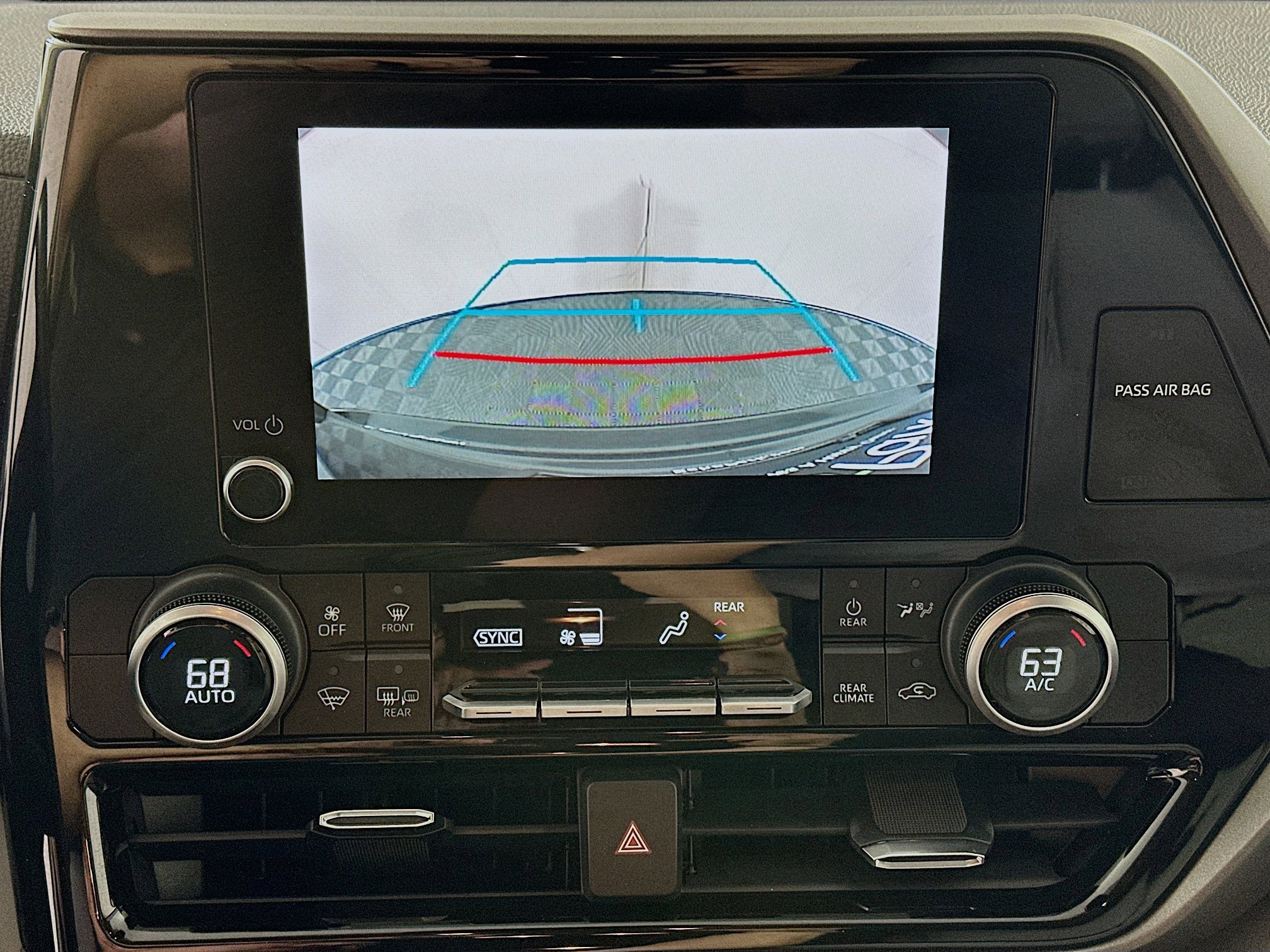 Used 2024 Toyota Highlander LE image 22