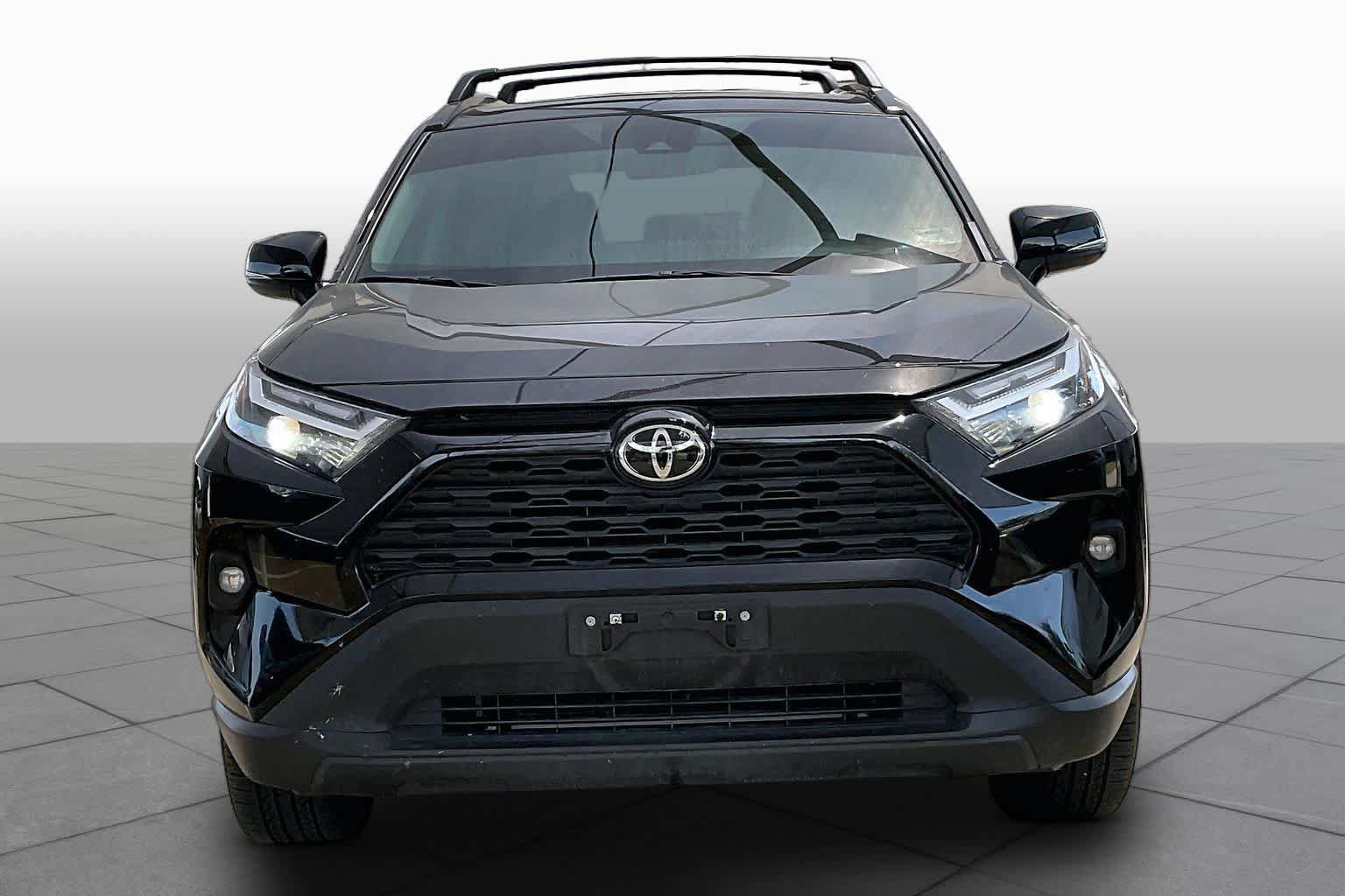 Used 2025 Toyota RAV4 XLE Premium w/ Weather Package AWD/4WD image 4