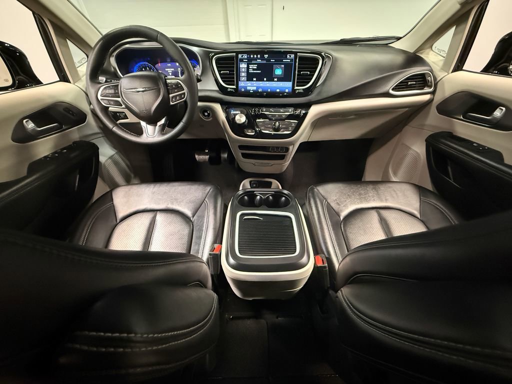 Used 2024 Chrysler Pacifica Touring-L FWD image 70