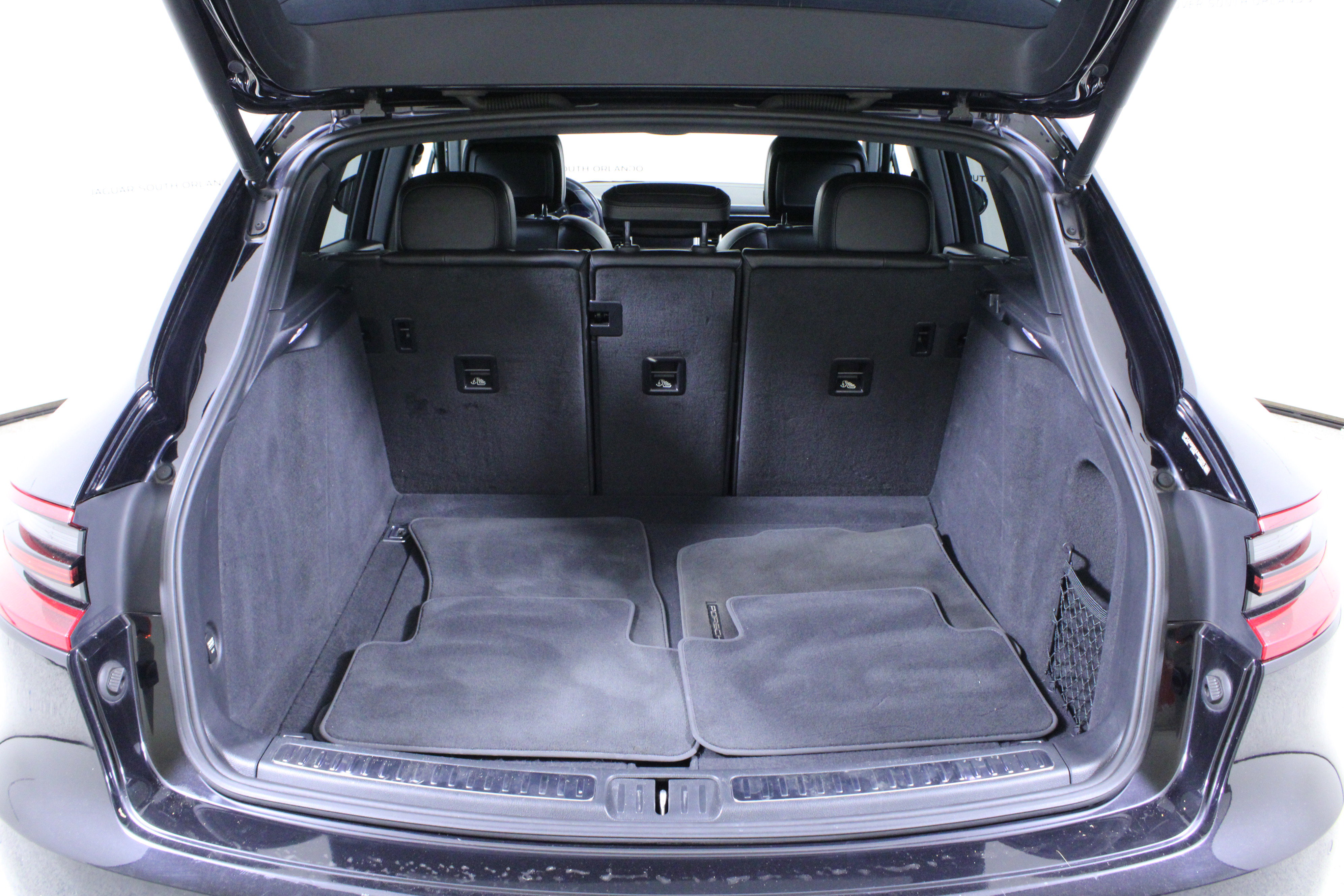 Used 2018 Porsche Macan image 10