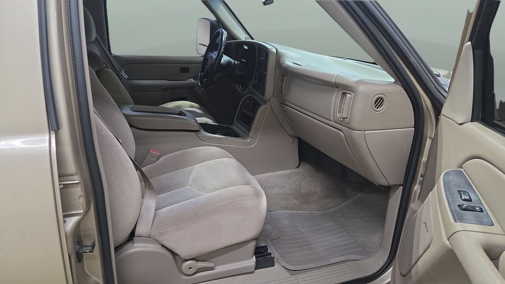 Used 2004 GMC Sierra 2500 SLE w/ Heavy-Duty Power Package AWD/4WD image 22