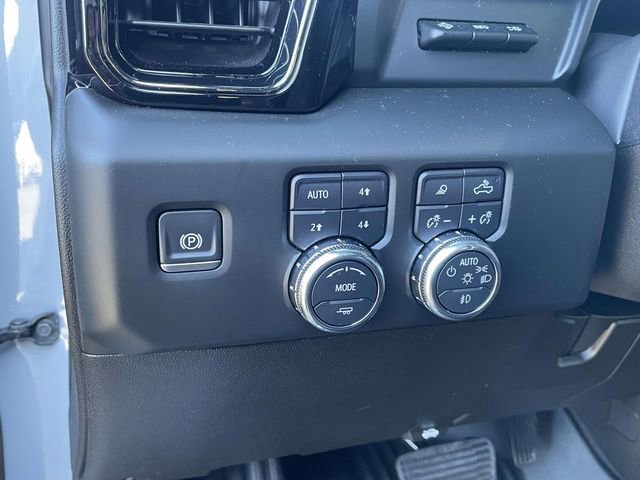 Used 2024 GMC Sierra 2500 AT4 w/ AT4 Premium Plus Package image 17