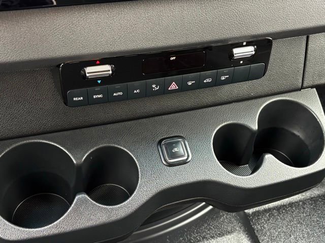 Used 2025 Mercedes-Benz Sprinter 3500 image 29