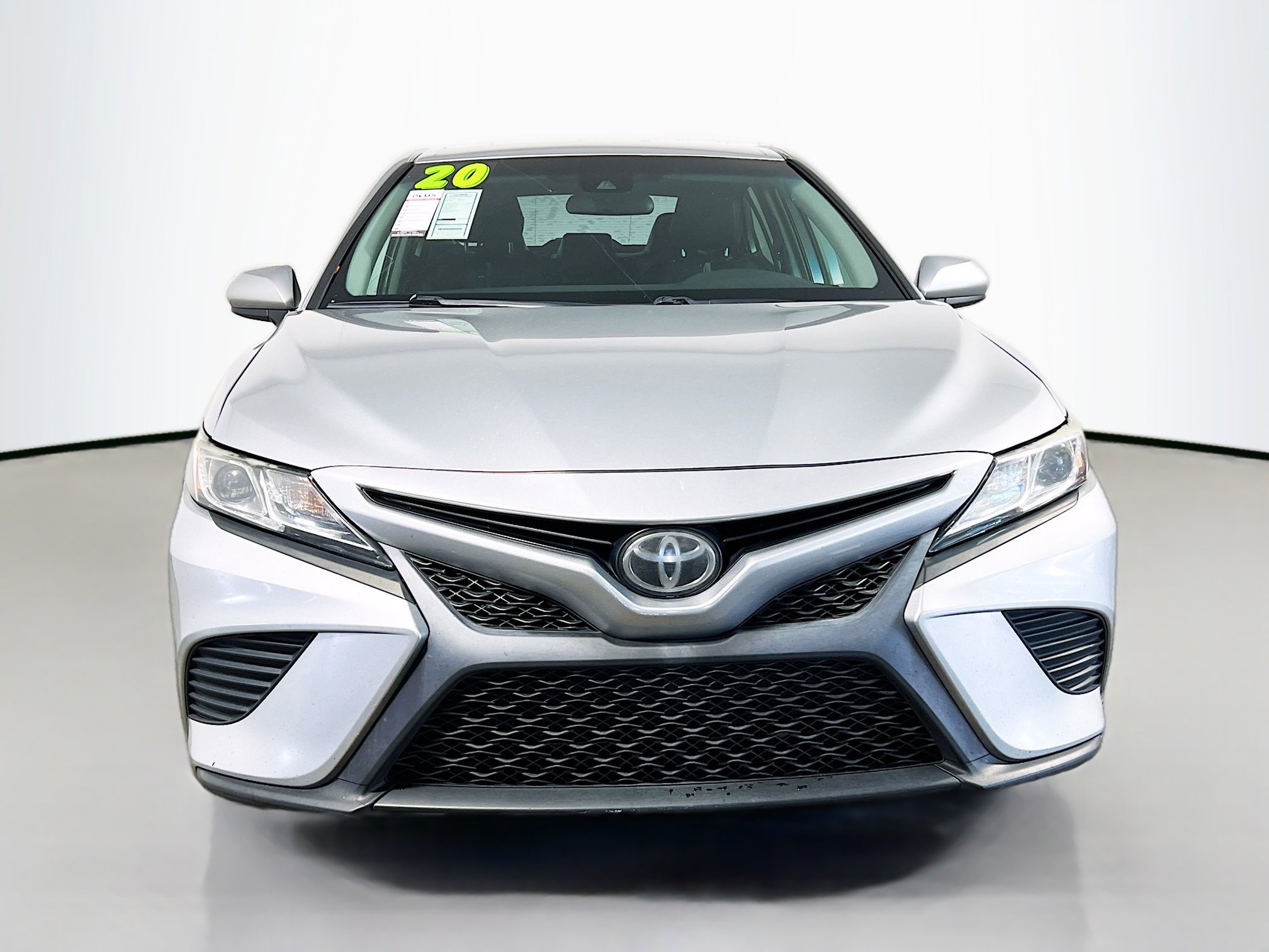 Used 2020 Toyota Camry SE image 11
