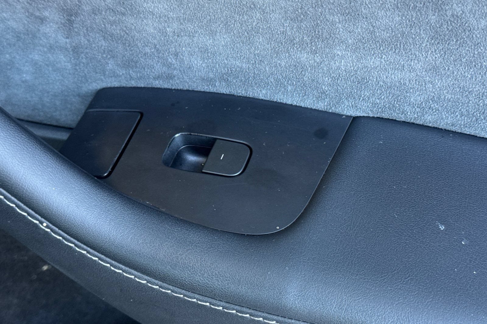 Used 2025 Tesla Model Y Performance AWD/4WD image 23
