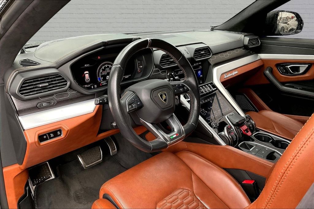 Used 2019 Lamborghini Urus AWD/4WD image 16