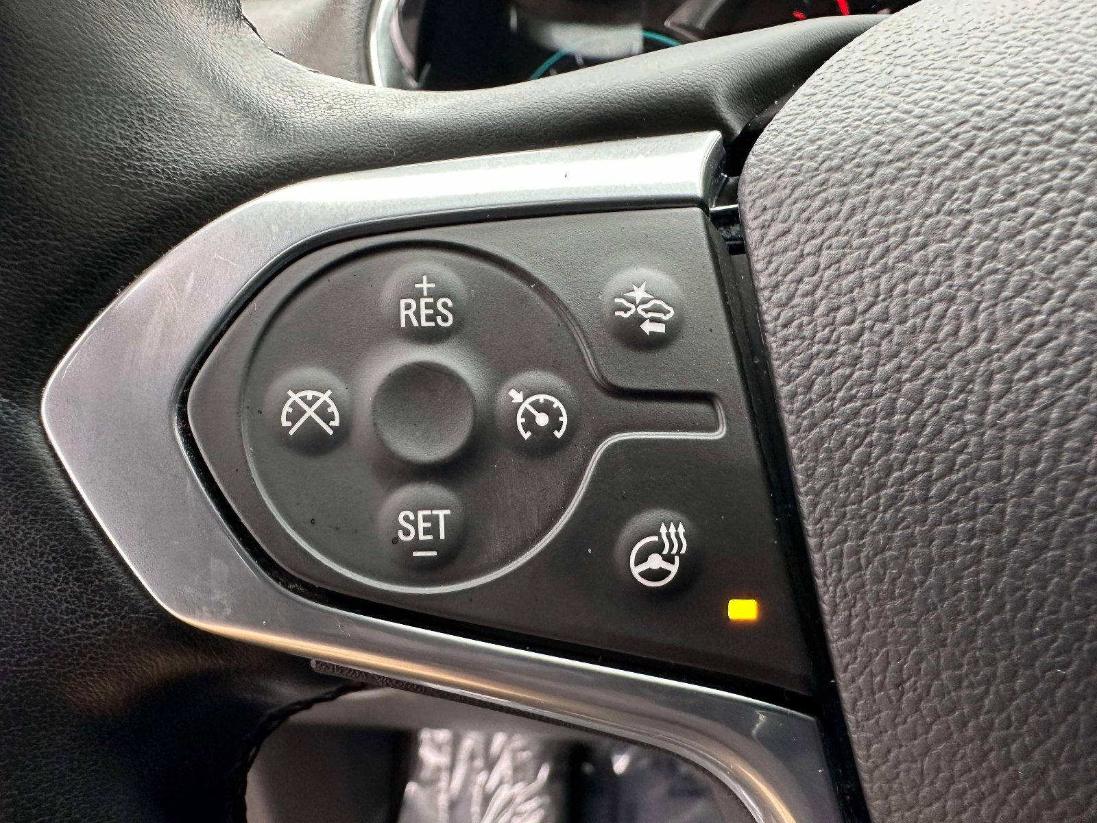 Certified 2023 Chevrolet Traverse RS image 20