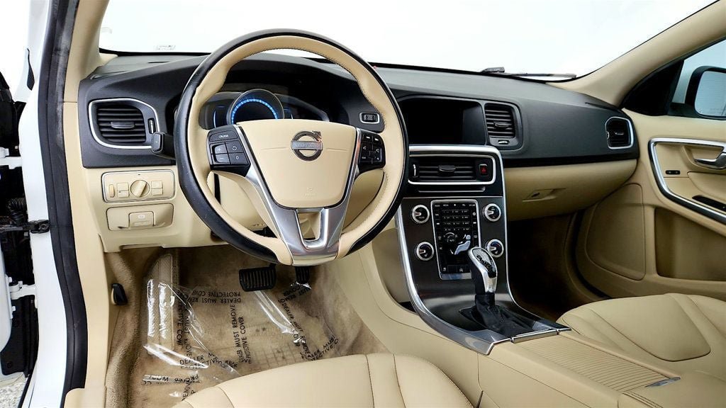 Used 2015 Volvo V60 T5 Premier FWD image 13
