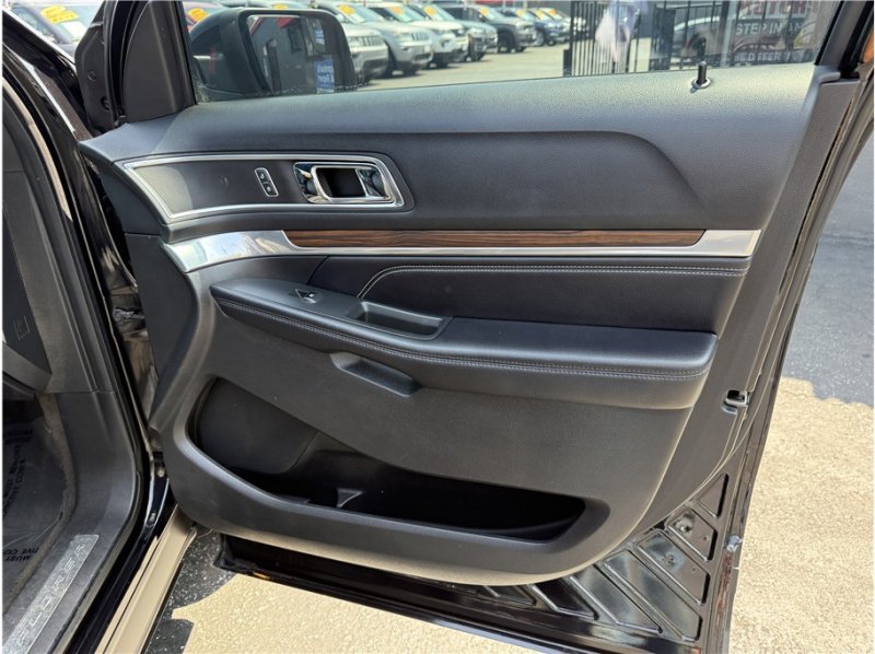 Used 2016 Ford Explorer Limited image 34