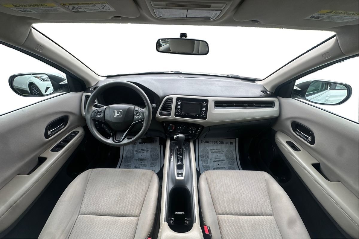 Used 2017 Honda HR-V LX image 26