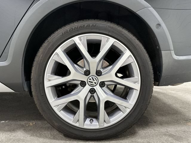 Used 2018 Volkswagen Golf Alltrack SEL AWD/4WD image 12