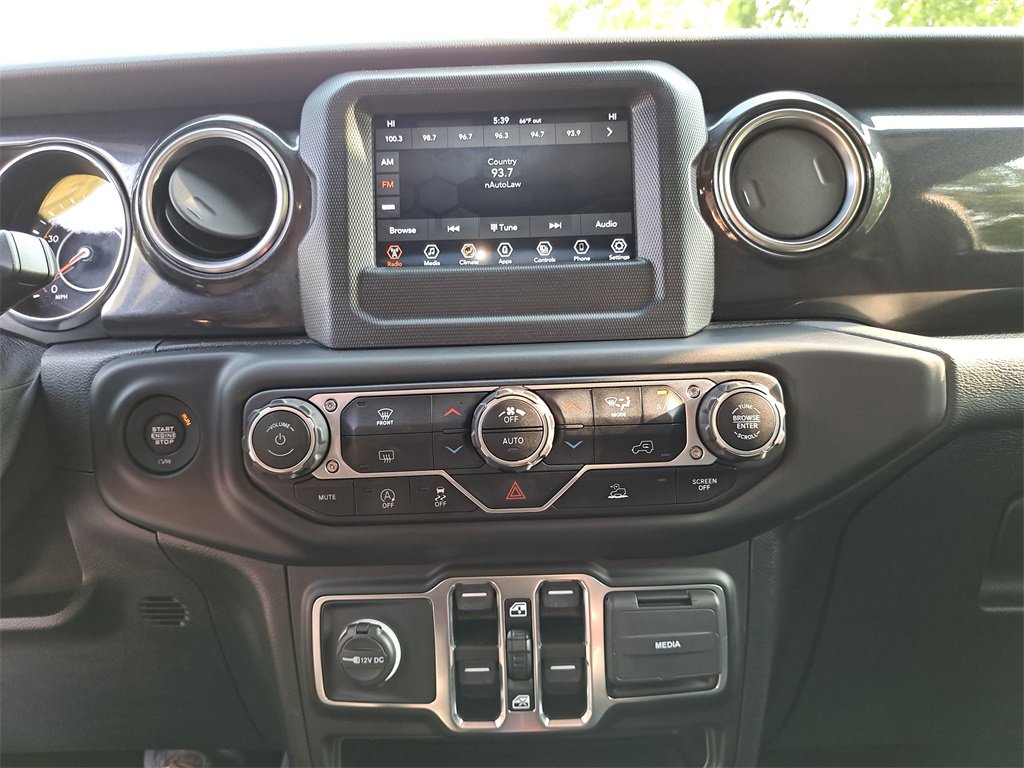 Used 2021 Jeep Wrangler Unlimited Sahara image 20