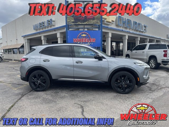 Used 2025 Buick Envision Sport Touring image 2