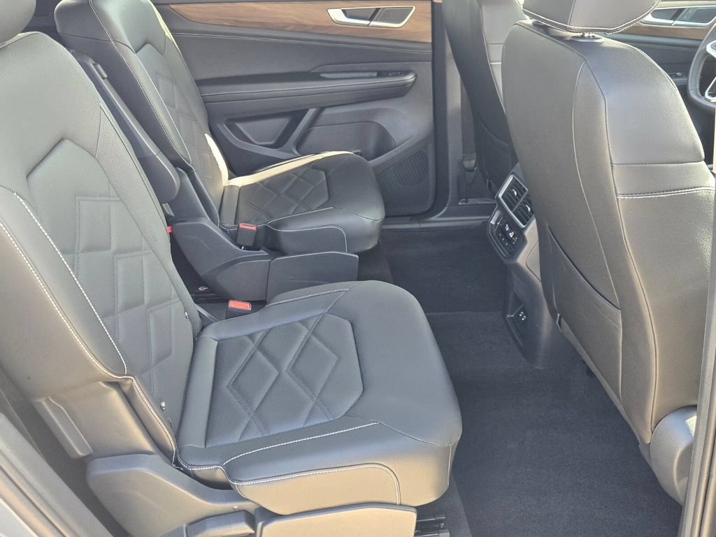Certified 2026 Volkswagen Atlas SE FWD image 17