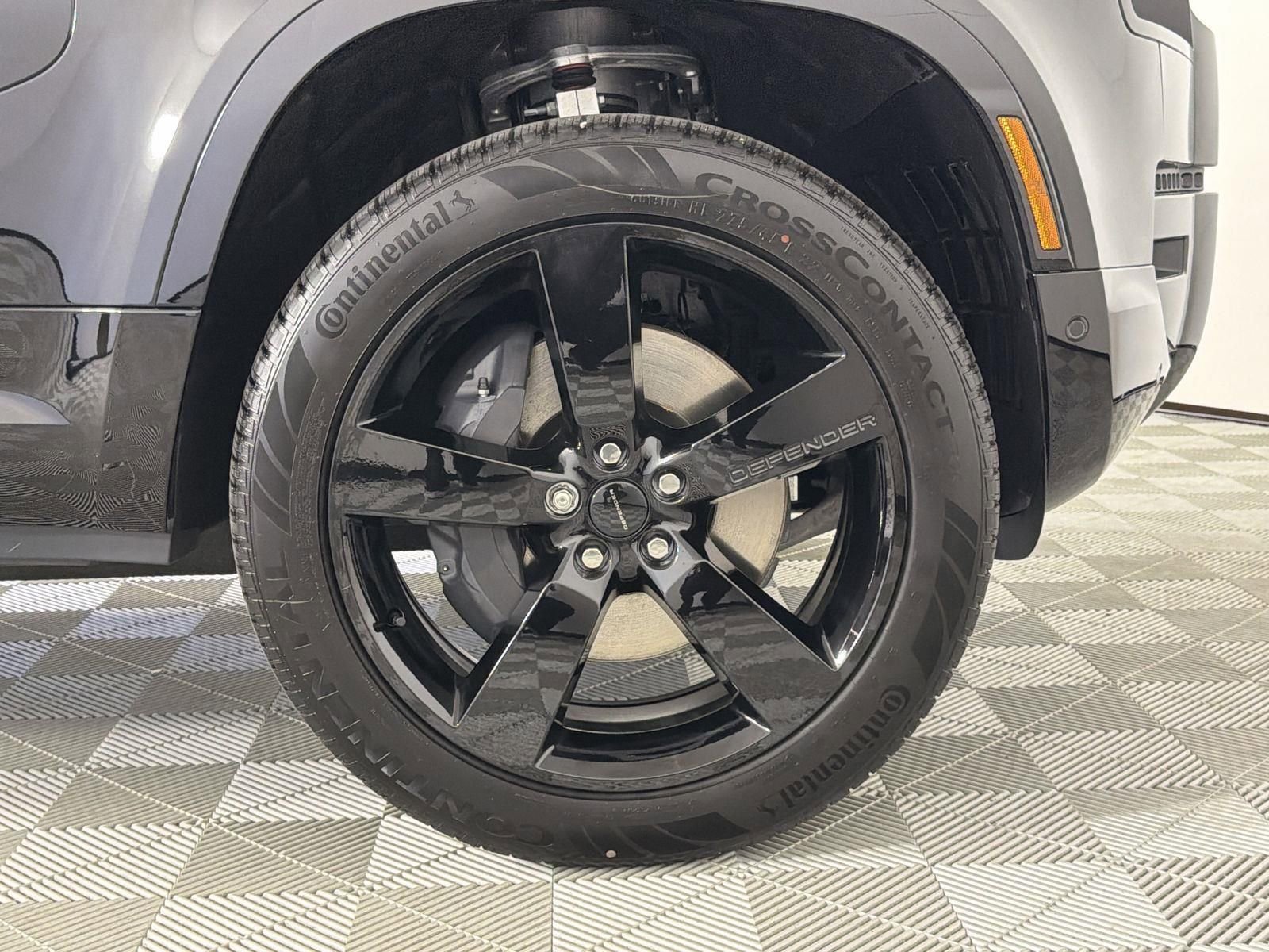 New 2026 Land Rover Defender 110 X-Dynamic SE image 34