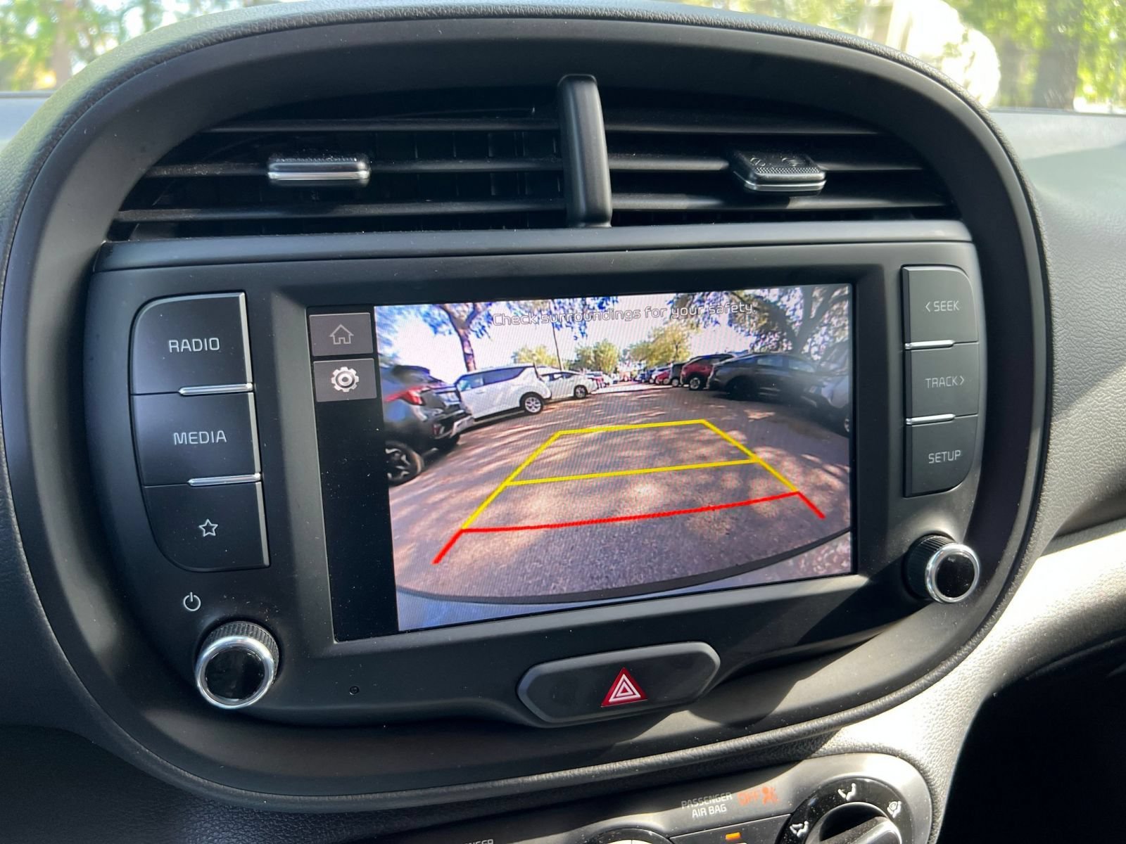 Used 2025 Kia Soul LX w/ LX Technology Package FWD image 22