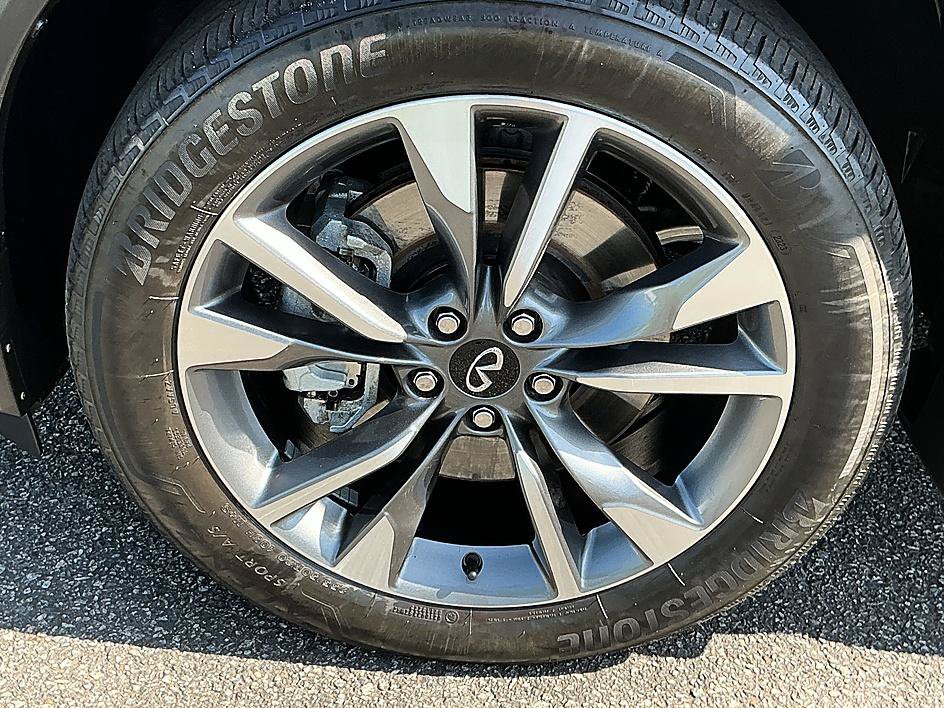 Used 2023 INFINITI QX60 Luxe w/ Cargo Package FWD image 10