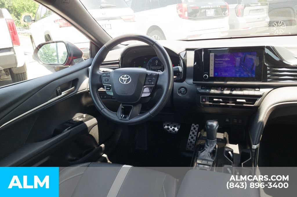 Used 2025 Toyota Camry SE FWD image 21