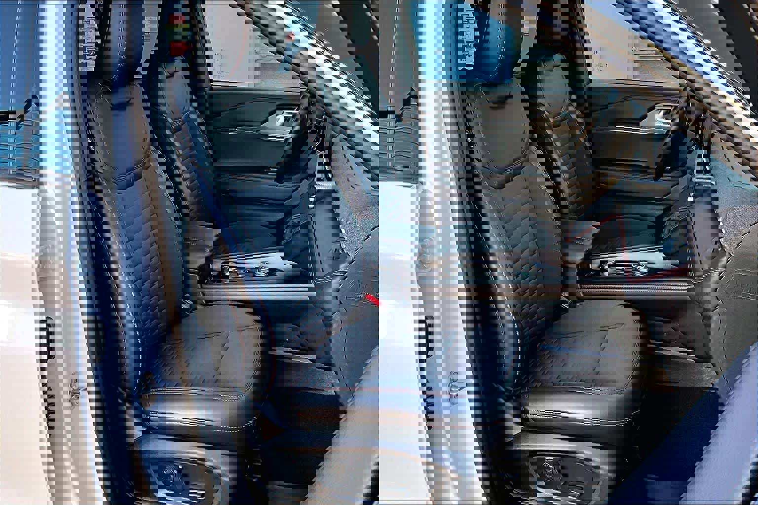 Used 2025 Ford Explorer ST-Line w/ Premium Package image 13