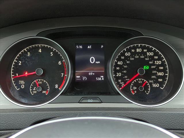 Used 2017 Volkswagen Golf SE image 10