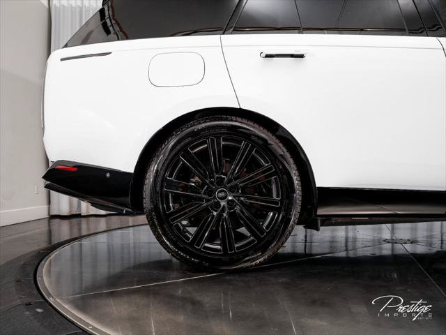 Used 2025 Land Rover Range Rover Autobiography AWD/4WD image 14