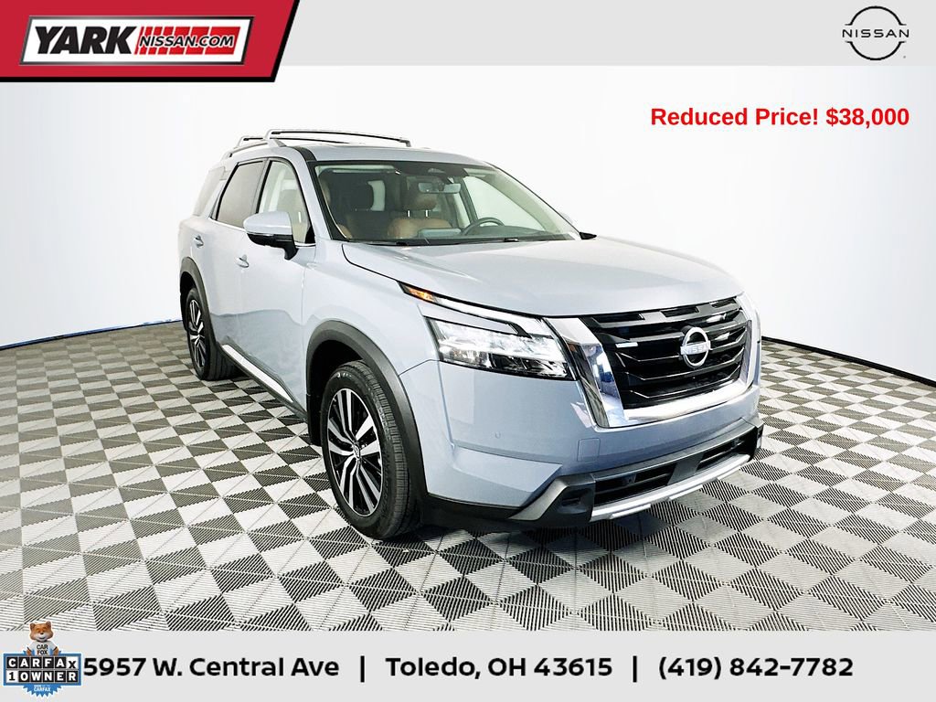 Used 2024 Nissan Pathfinder Platinum w/ Cargo Package