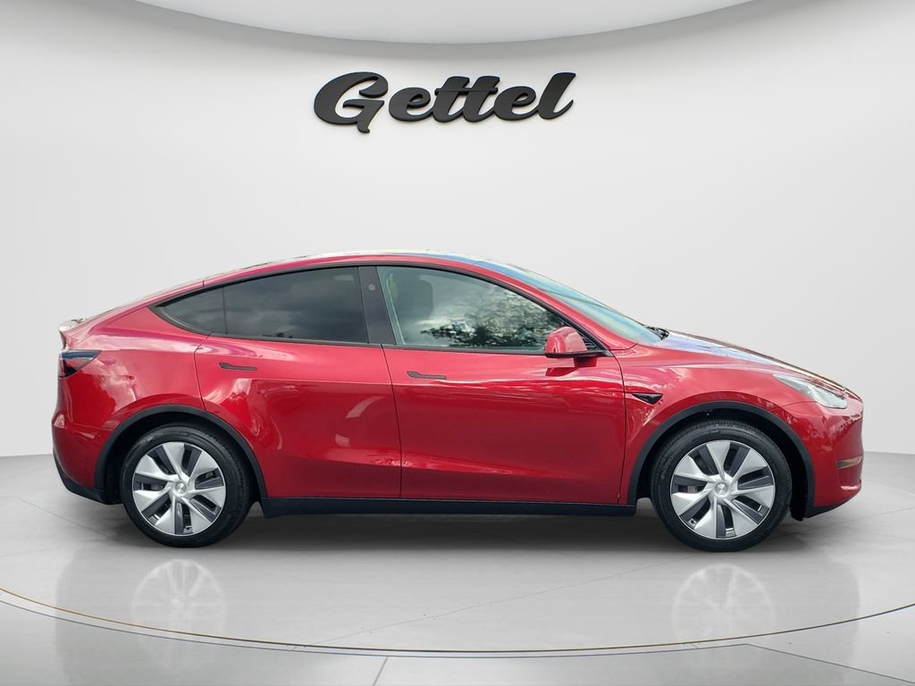 Used 2024 Tesla Model Y Long Range AWD/4WD image 4
