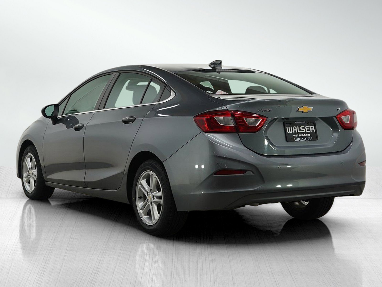 Used 2018 Chevrolet Cruze LT w/ Convenience Package image 3