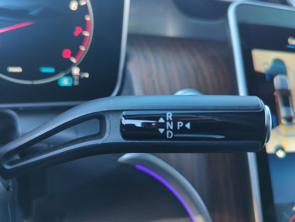 Used 2025 Mercedes-Benz GLC 300 4MATIC image 16