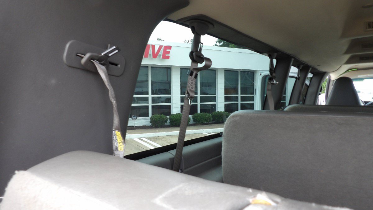 Used 2017 Chevrolet Express 3500 LS RWD image 39