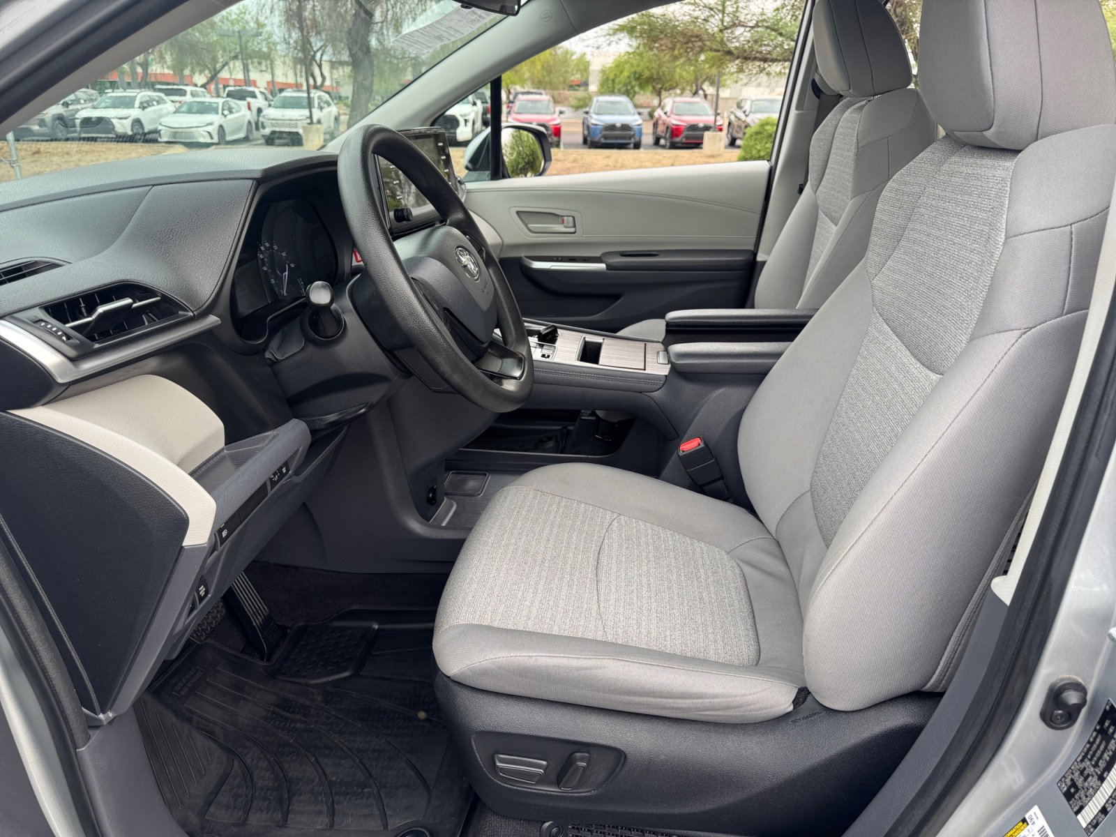 Certified 2023 Toyota Sienna LE FWD image 14