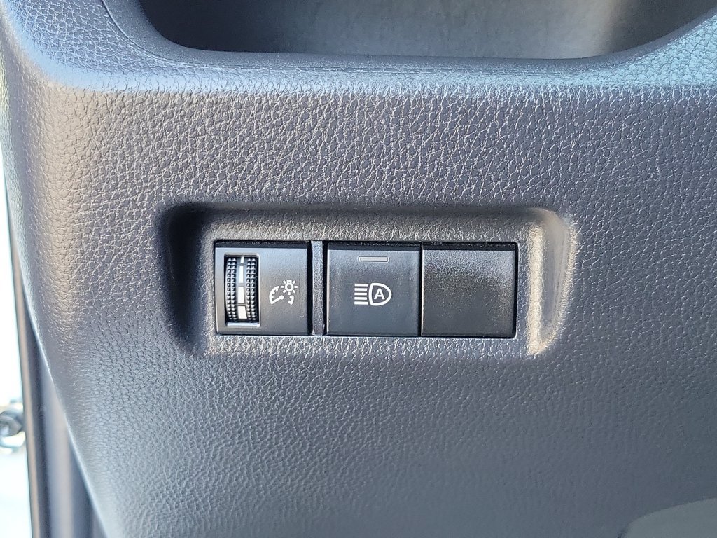 Used 2021 Toyota RAV4 XLE w/ Carpet Mat Package (TMS) FWD image 24