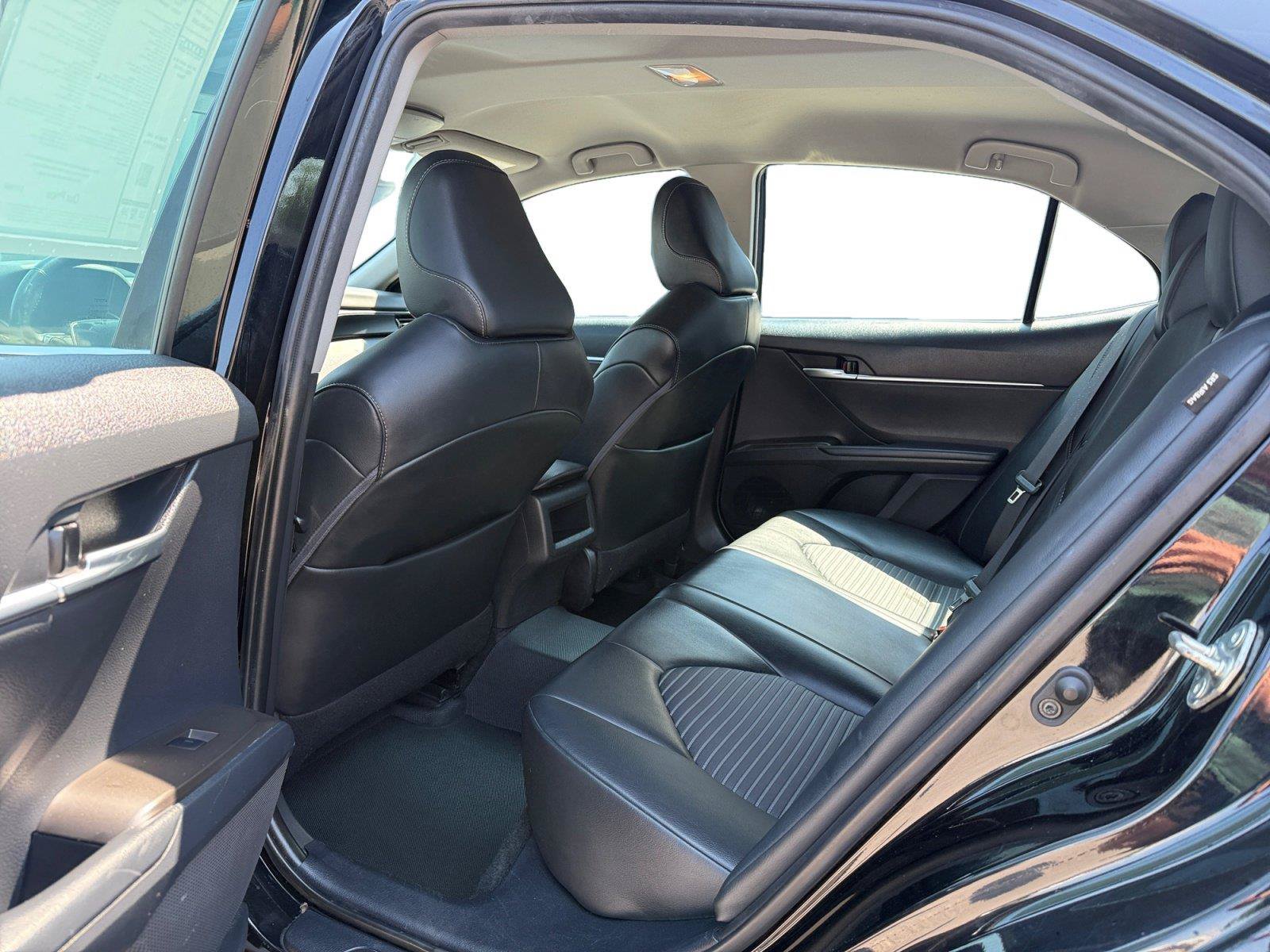 Used 2021 Toyota Camry SE FWD image 19