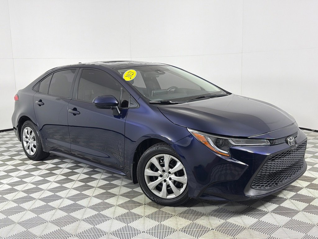 Used 2021 Toyota Corolla LE image 2