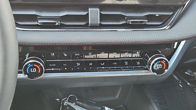 Used 2026 Chevrolet Equinox RS w/ Convenience Package III image 18