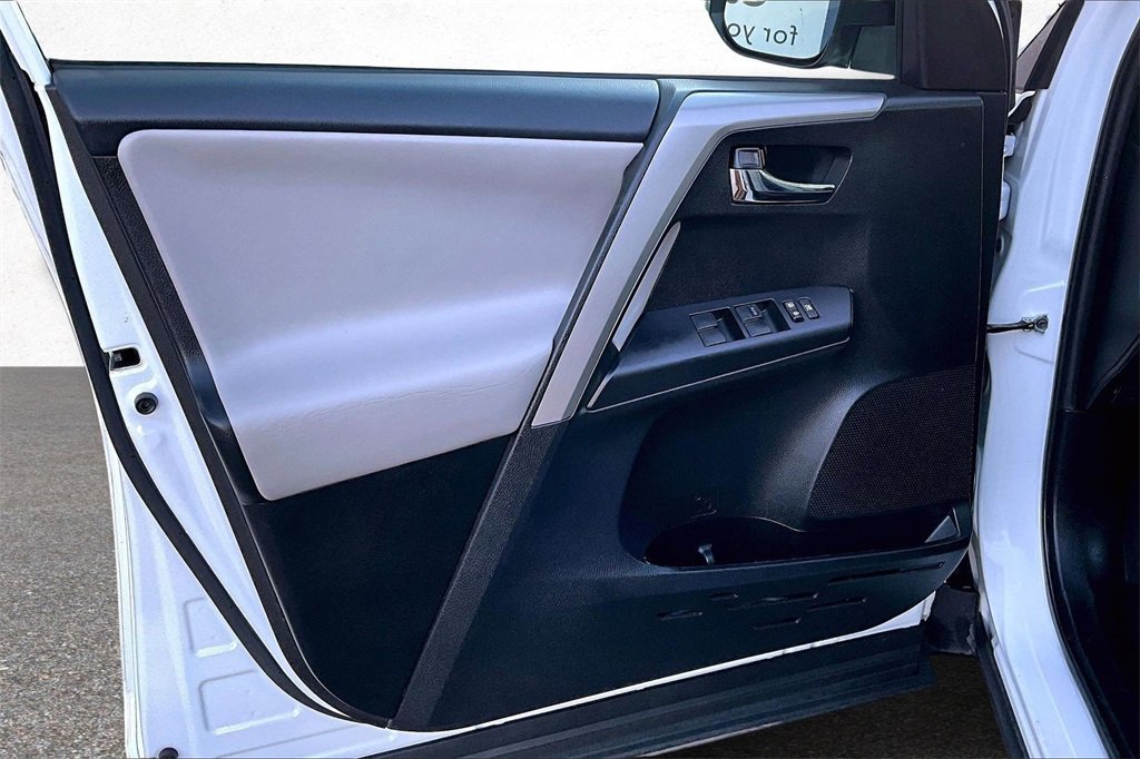 Certified 2018 Toyota RAV4 XLE image 17