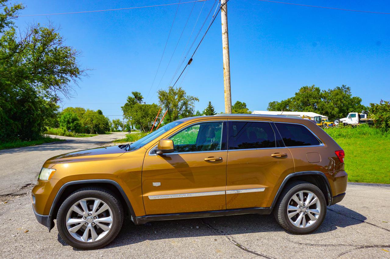 Used 2011 Jeep Grand Cherokee 70th Anniversary AWD/4WD image 8