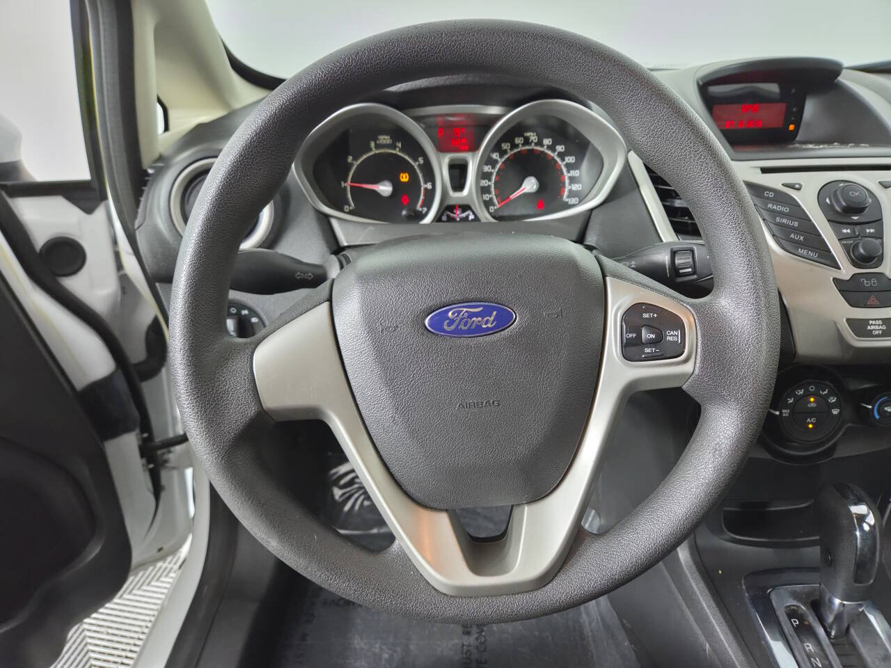 Used 2012 Ford Fiesta SE w/ Super Fuel Economy Pkg FWD image 26