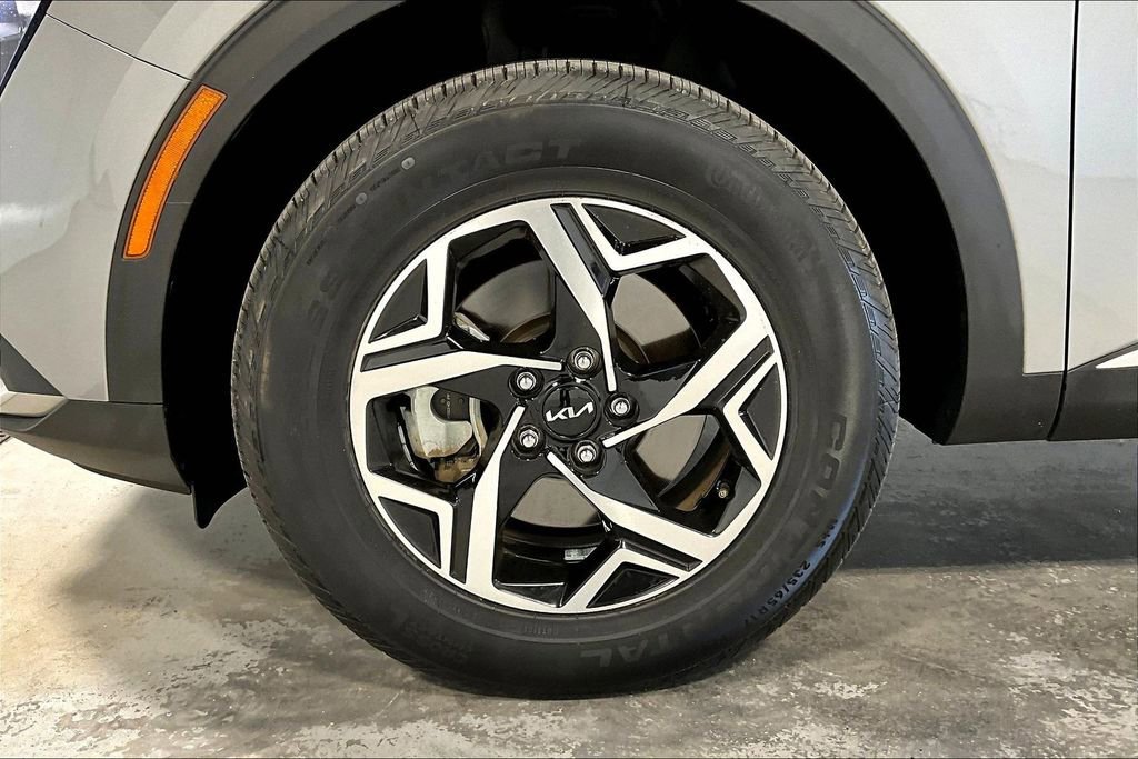 Used 2023 Kia Sportage LX image 11