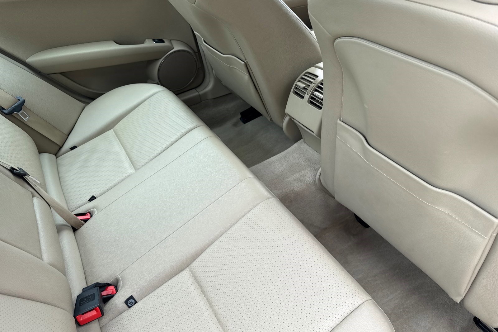 Used 2014 Mercedes-Benz C 250 Sedan image 30