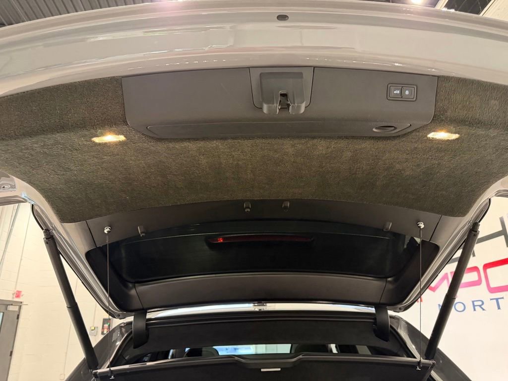 Used 2022 Bentley Bentayga AWD/4WD image 69