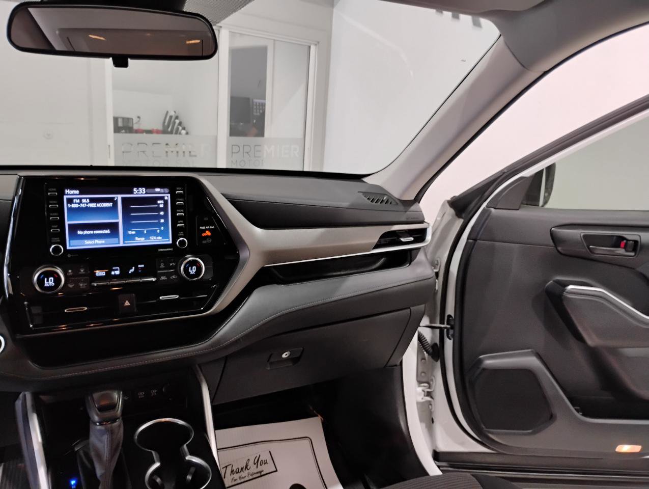 Used 2021 Toyota Highlander L image 71