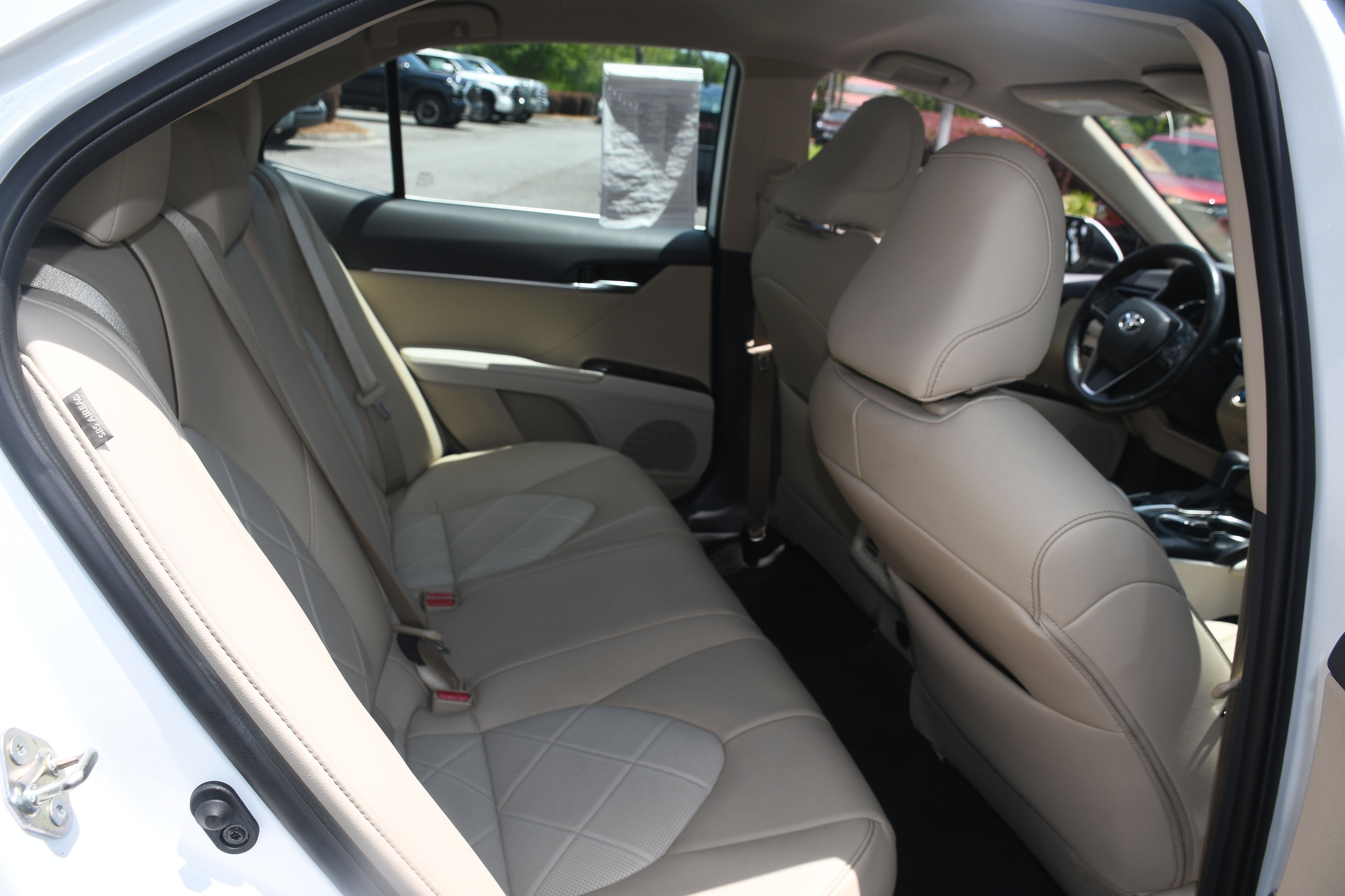 Used 2019 Toyota Camry XLE FWD image 18