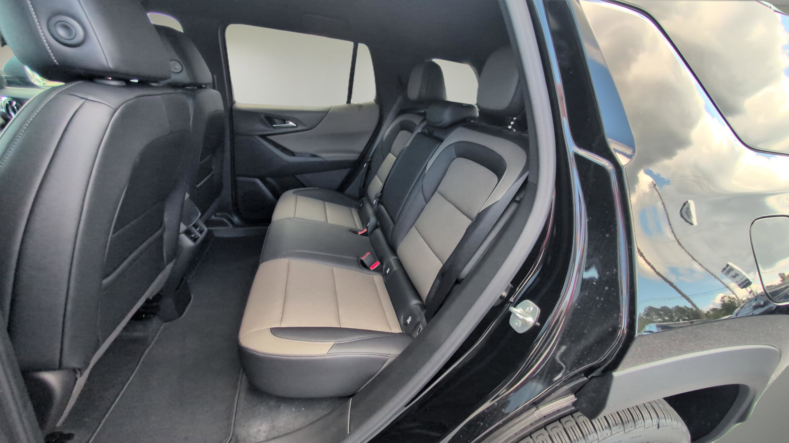 New 2026 Chevrolet Equinox LT w/ Convenience Package II image 16