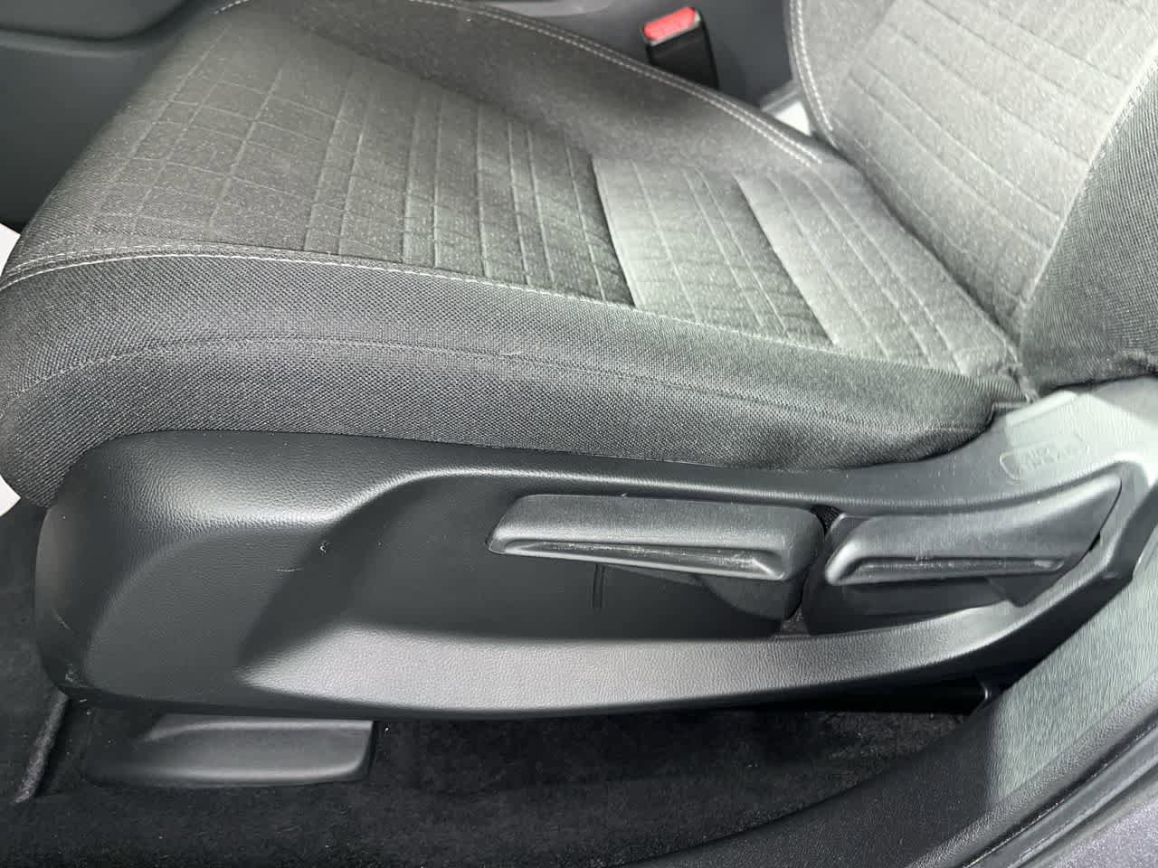 Used 2025 Honda HR-V LX image 14