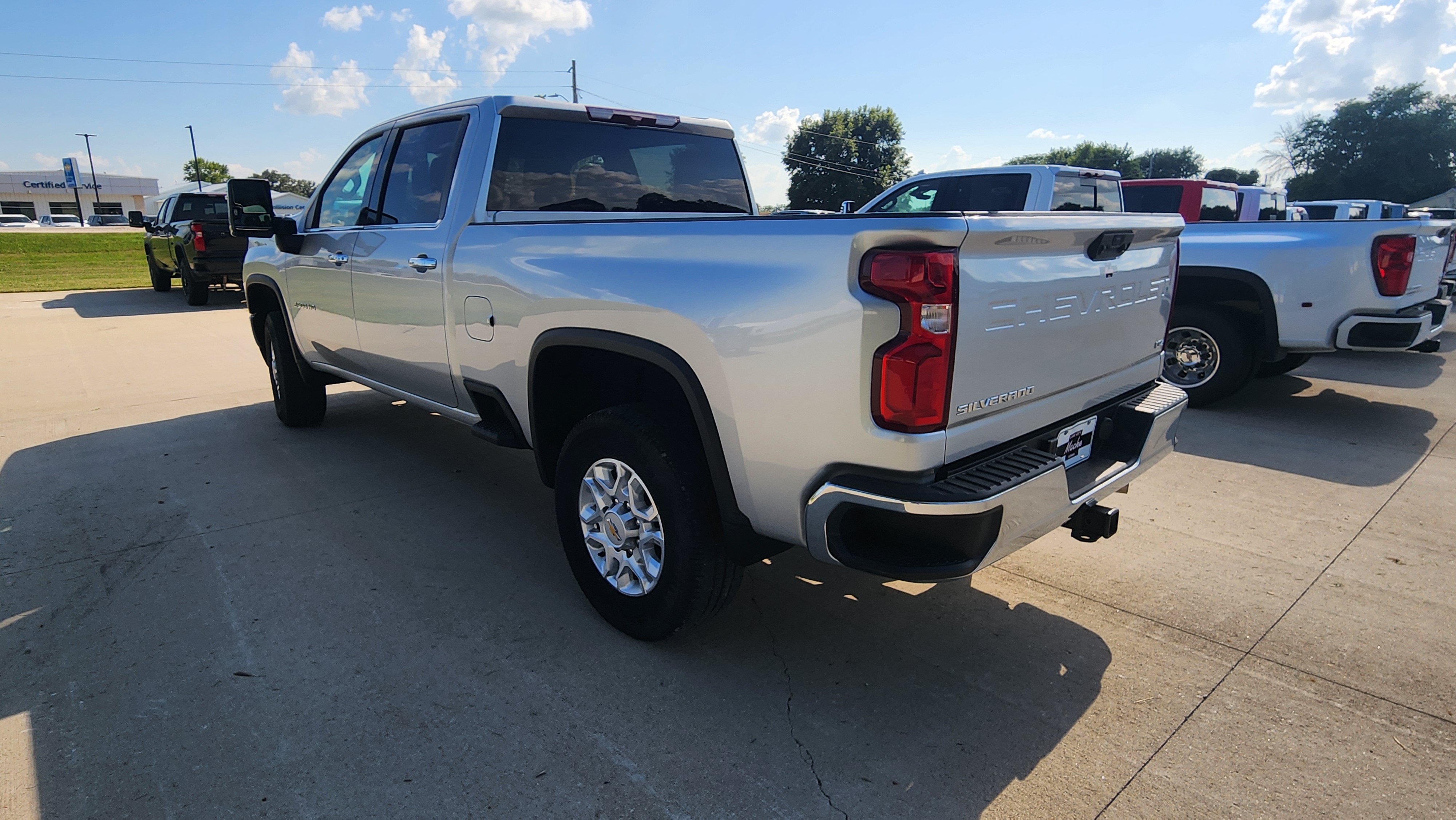 Certified 2022 Chevrolet Silverado 2500 LTZ w/ Gooseneck/5TH Wheel Package AWD/4WD image 8