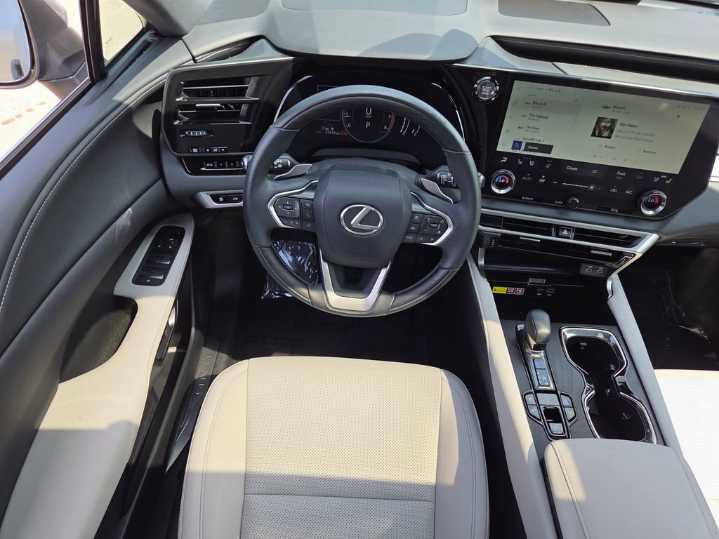 Used 2023 Lexus RX 350 Premium w/ Cold Area Package AWD/4WD image 4