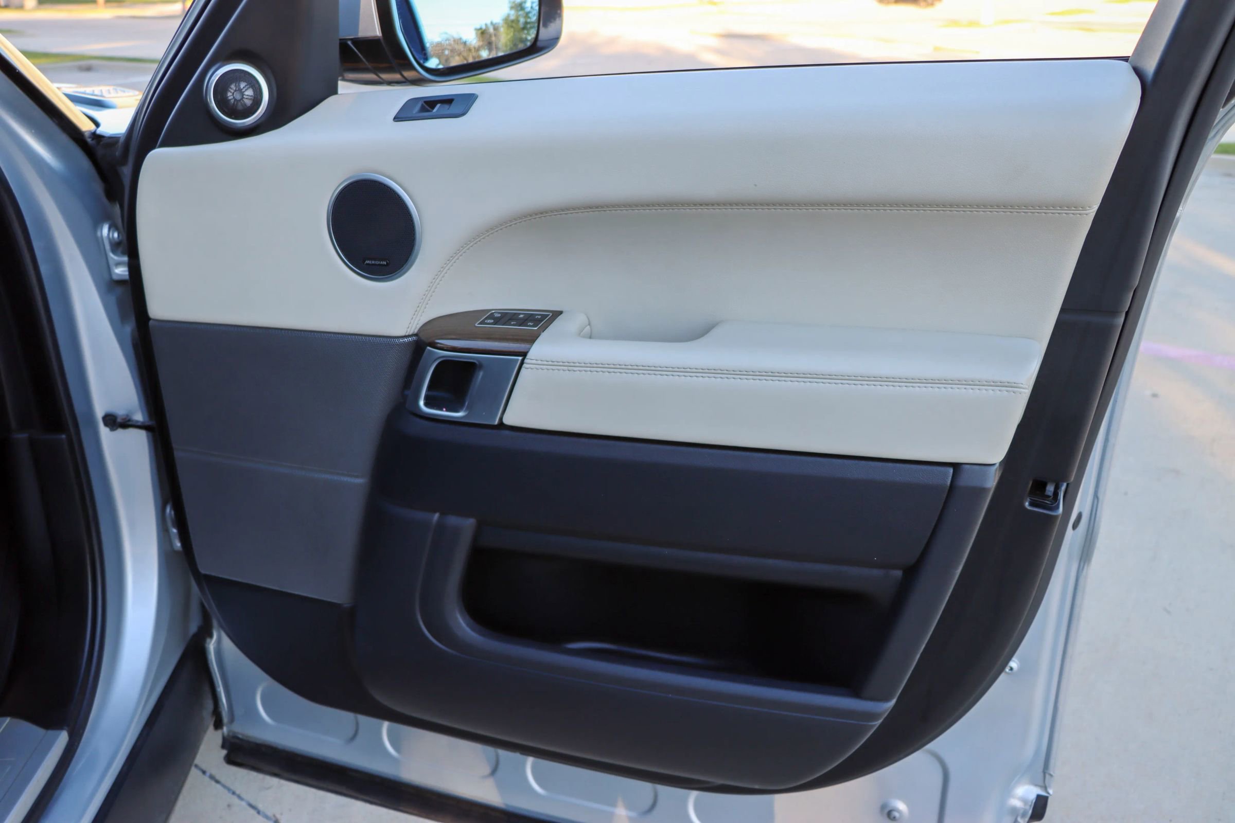 Used 2014 Land Rover Range Rover Sport HSE image 33